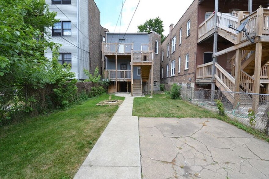 Building Photo - 6643 S Ingleside Ave