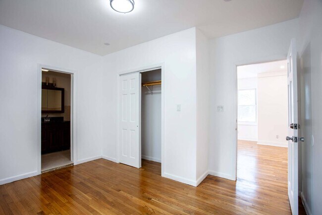 Building Photo - 222 Lowell Ave