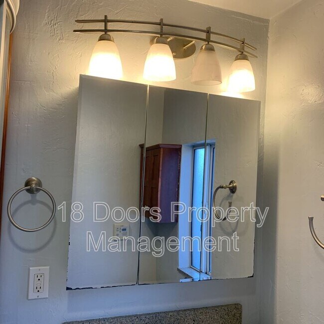 Building Photo - 5167 Tipton St