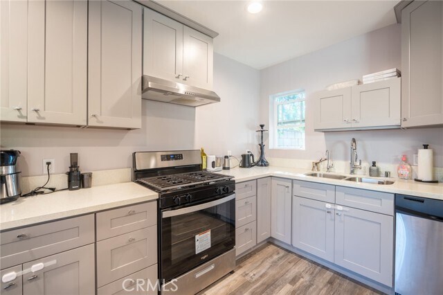 Building Photo - 7647 Amestoy Ave