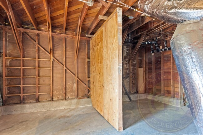 Building Photo - Collingwood Street - 450-452