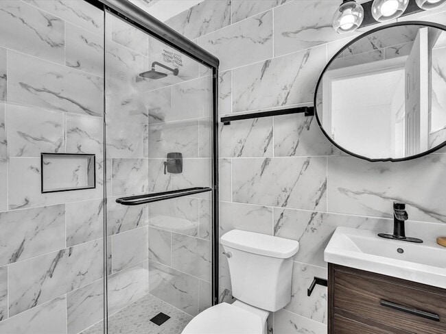 Building Photo - 6661 Meade St