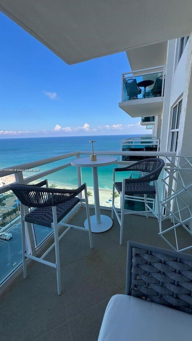 Building Photo - 3900 Galt Ocean Dr