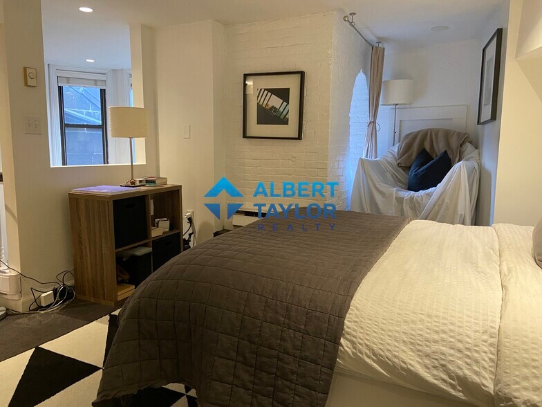 Building Photo - 117 Beacon St