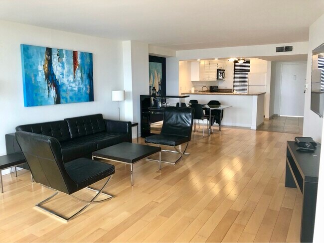Building Photo - 4265 Marina City Dr