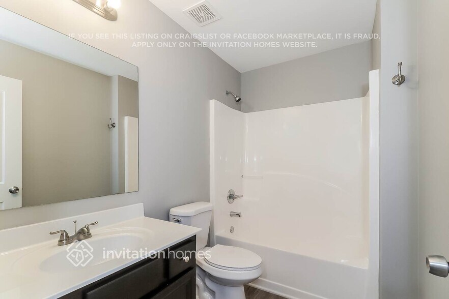 Building Photo - 323 Parc Crossing