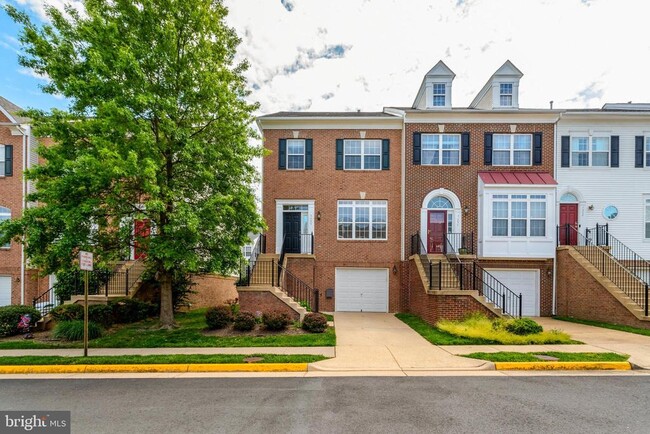 Building Photo - 7355 Bloomington Ct