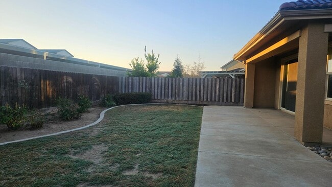 Building Photo - 3351 Cordova Ave