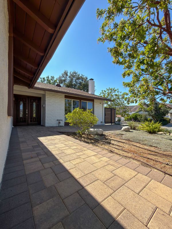 Building Photo - 5445 Sunvalley Ct