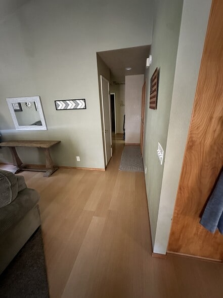 Building Photo - 779 Victorian Park Dr