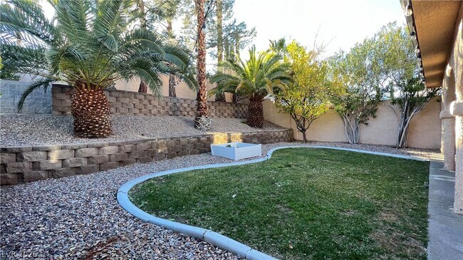 Building Photo - 10121 Oakmoor Pl