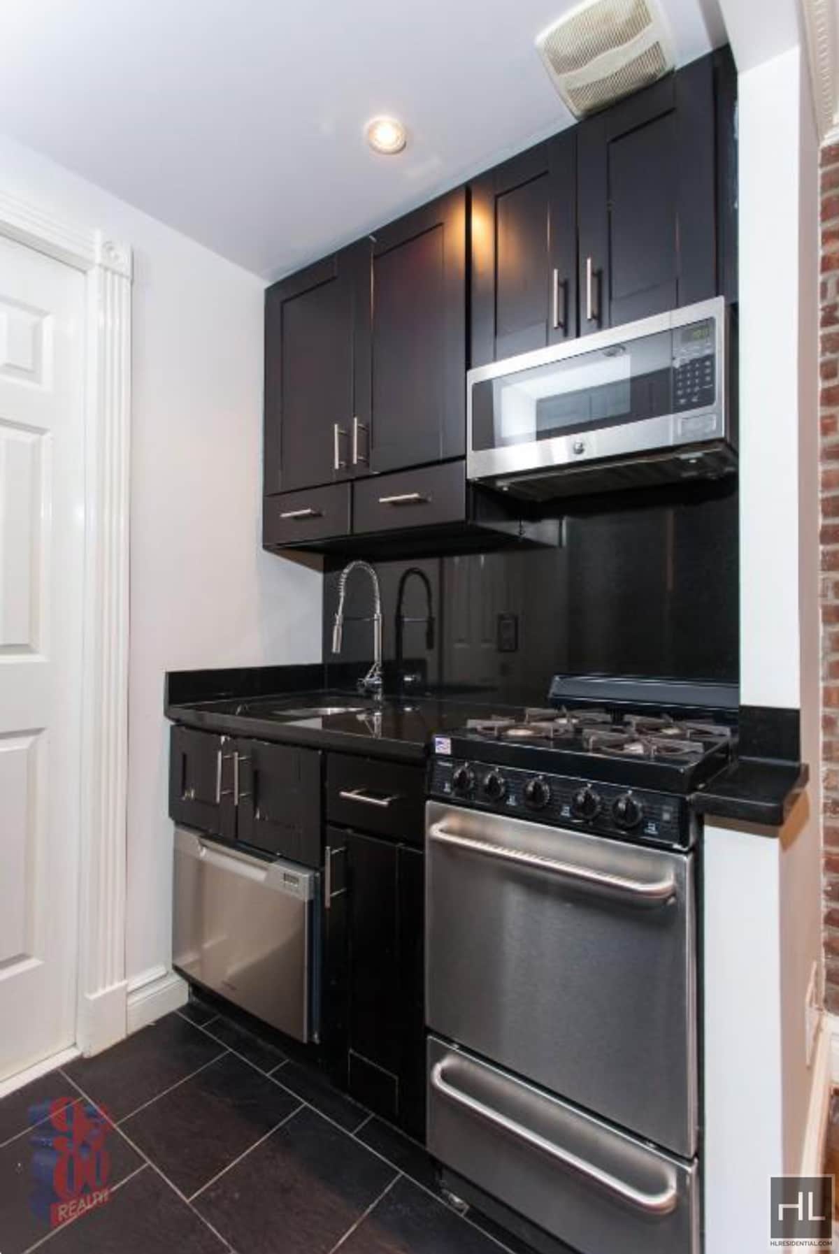 Building Photo - W 53RD ST.