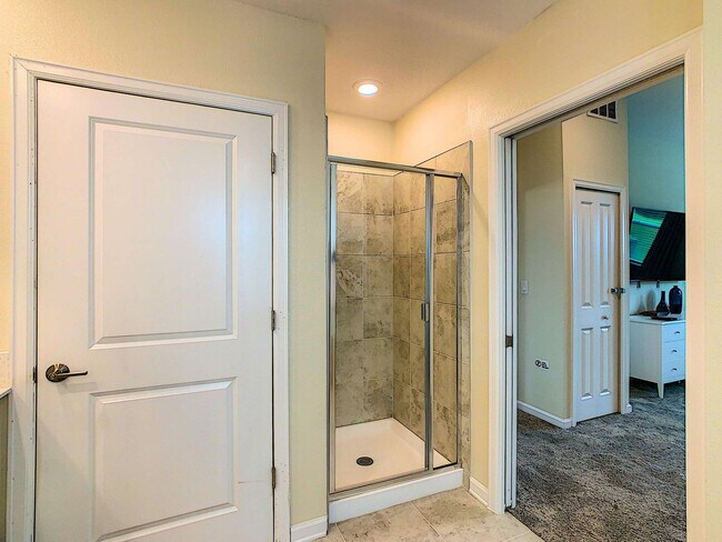 Building Photo - 705 Ocean Course Ave