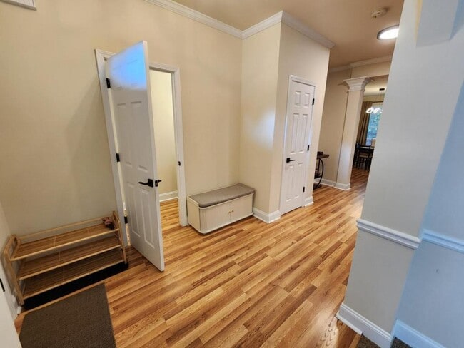 Building Photo - 1836 Rue De Montreal