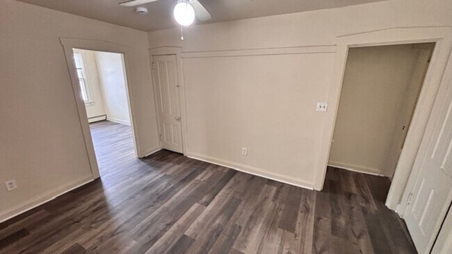 Building Photo - 110 E Washington St