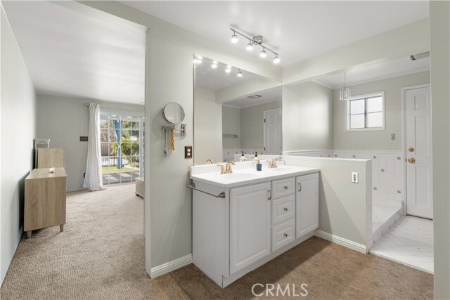 Building Photo - 351 S Parish Pl