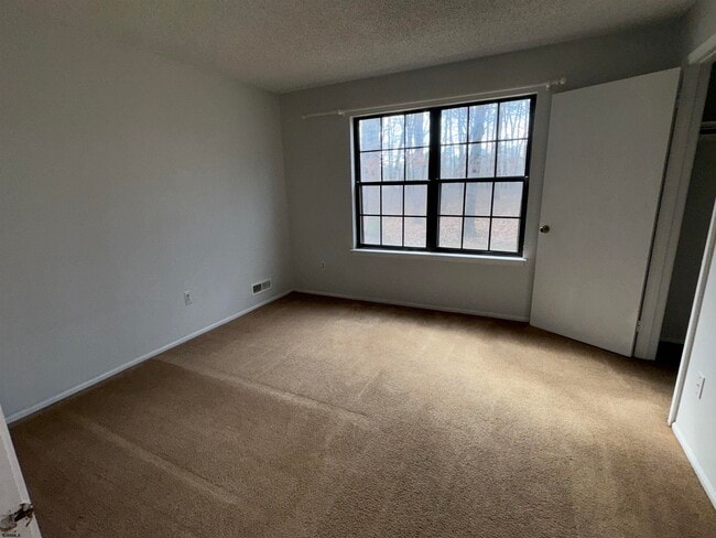 Building Photo - 75 Liberty Ct