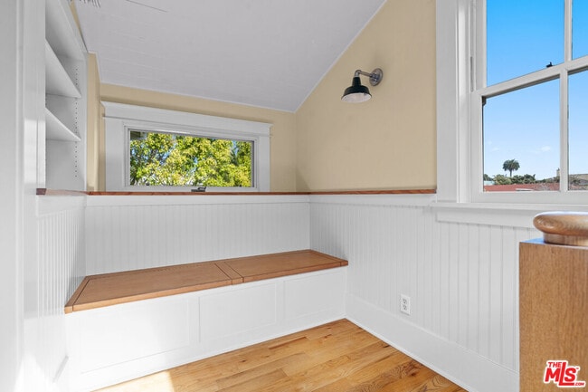 Building Photo - 813 Crestmoore Pl