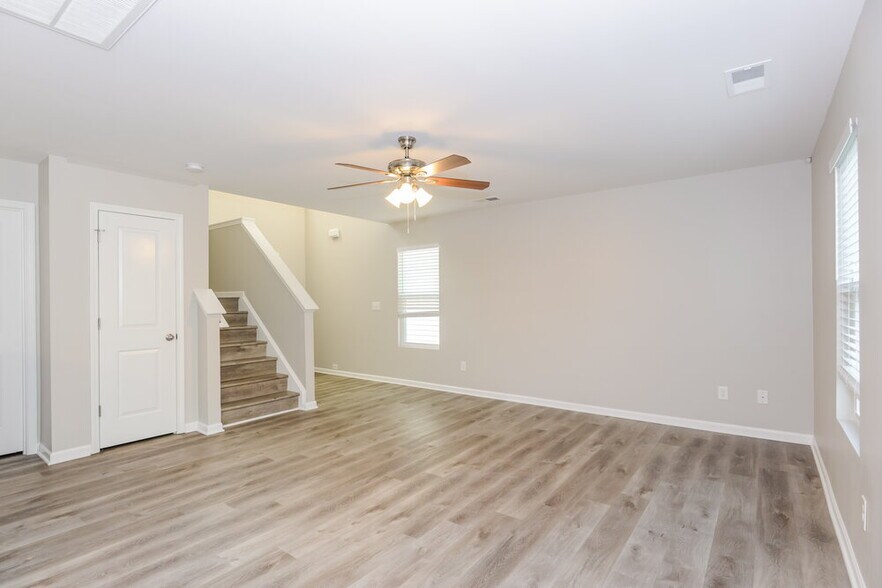 Building Photo - 2641 Hunters Moon Lane