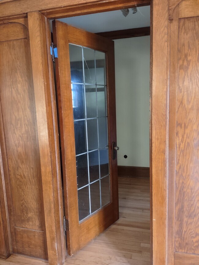 French door - 2914 S Lenox St