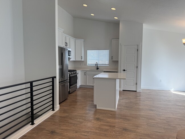 Building Photo - 881 W Sagewood Dr