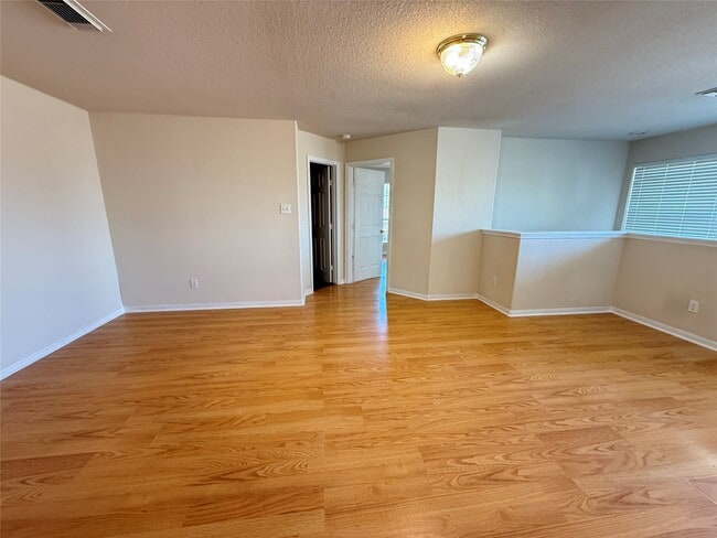 Building Photo - 3118 Creek Bank Ln