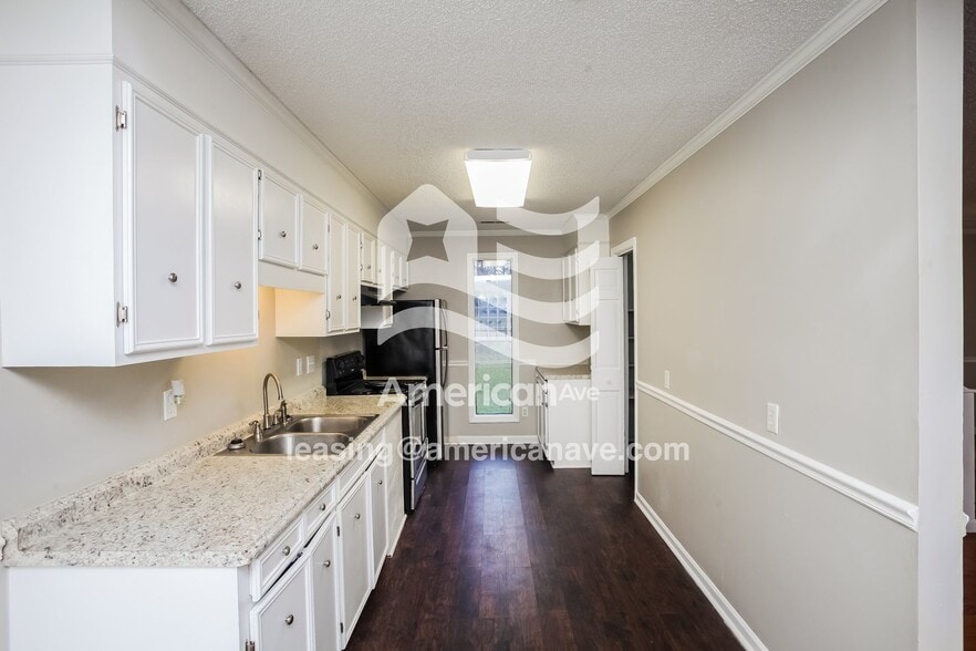 Building Photo - 111 Glenwood Dr