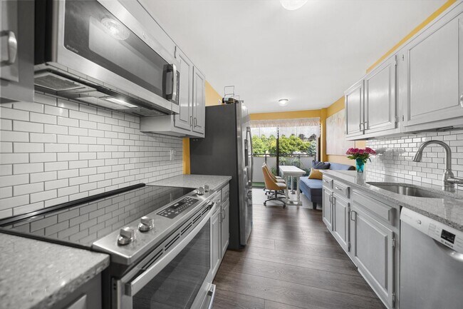 Building Photo - 5300 Columbia Pike