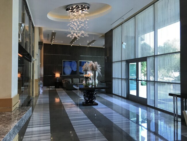 Building Photo - UNFURNISHED Turnberry Towers East-Phenomenal Upscale 1 Bdrm/1.5 Bath Condo on 17th Floor!