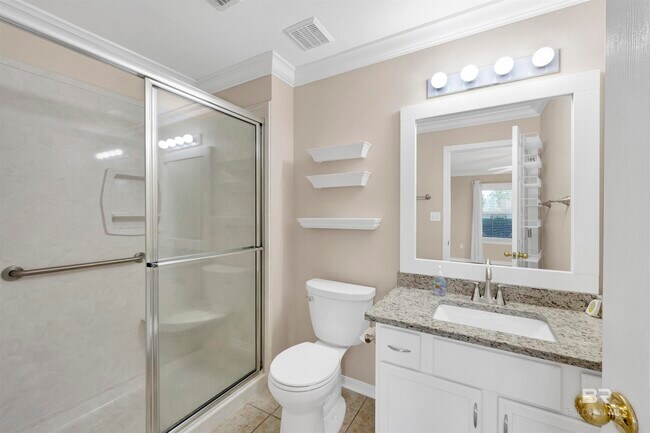 Building Photo - 2200 E 2nd St