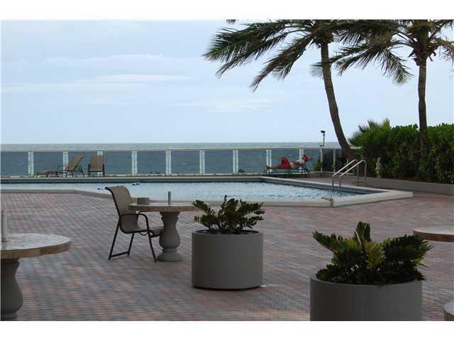 Building Photo - 3700 Galt Ocean Dr