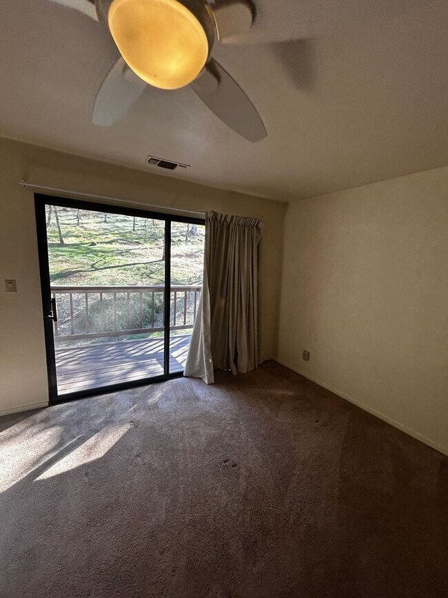 Building Photo - Lake of the Pines 3/2