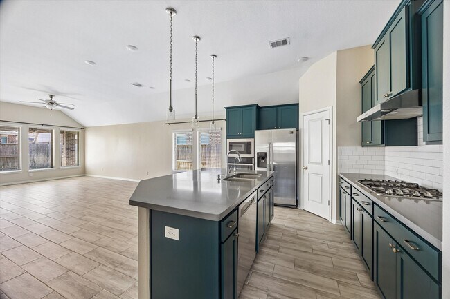 Building Photo - 3738 Amoroso Dr