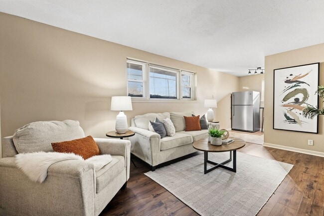 Building Photo - The Shuttle