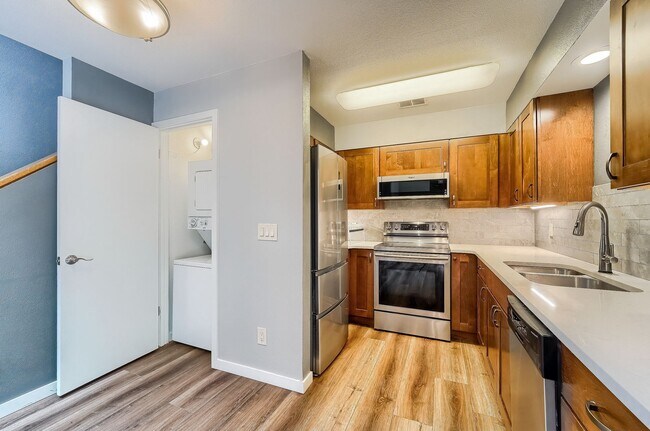 Building Photo - 2 Bedroom Condo in Boulder