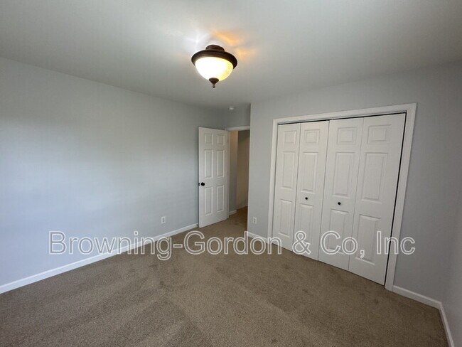 Building Photo - 212 Claybrook Ln