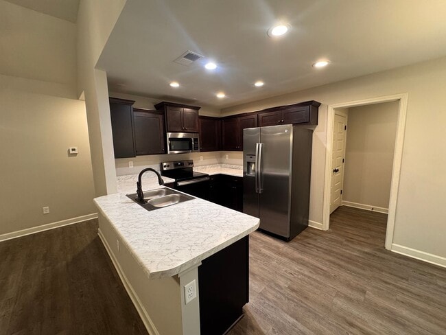 Building Photo - 1029 Hogue Dr