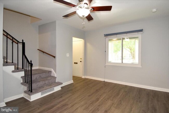 Building Photo - 204 34th St NE