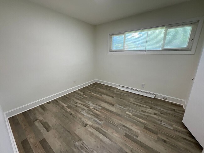 Building Photo - 4026 Sedgewood Ln