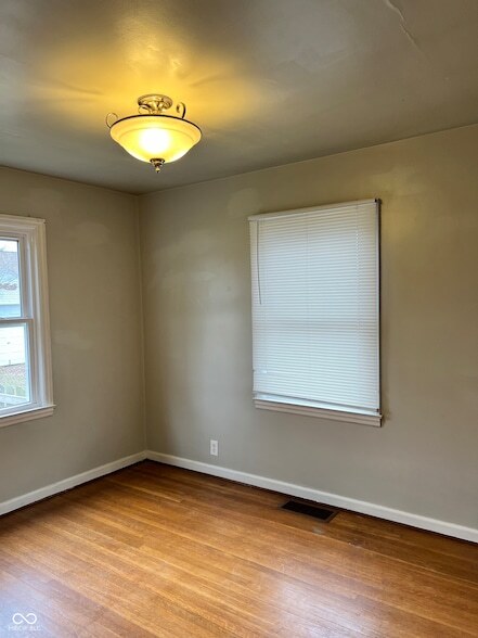 Building Photo - 1328 Wallace Ave