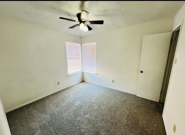 Building Photo - 15219 Peachmeadow Ln