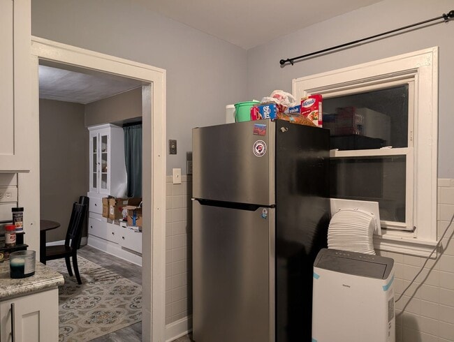 Building Photo - 2184 Wascana Ave