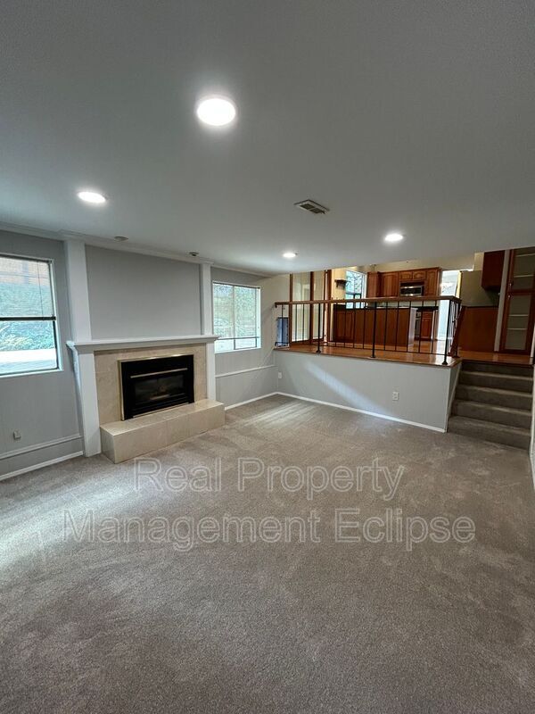 Building Photo - 15123 SE 48th Dr
