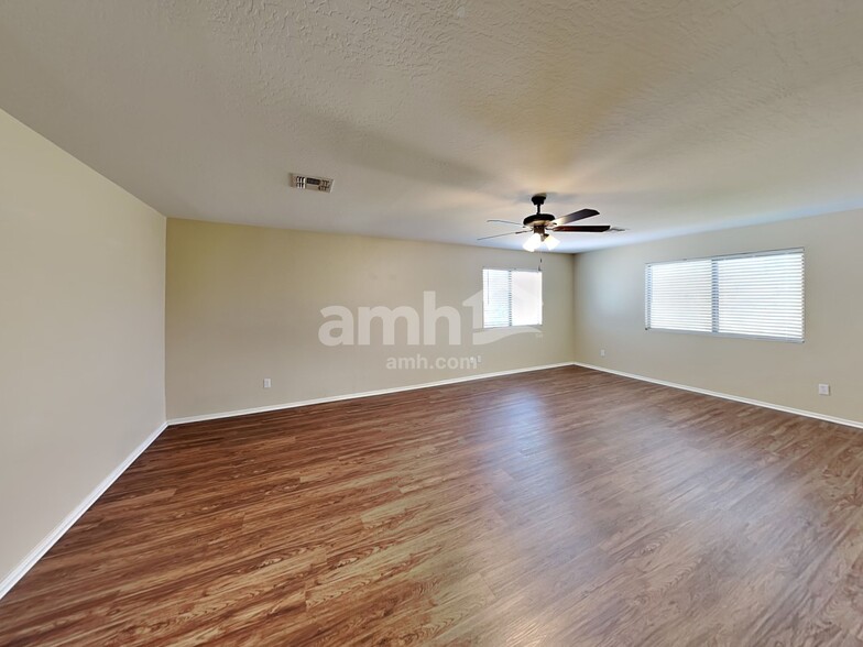 Building Photo - 33055 N Madison Way Dr