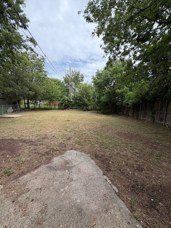 Building Photo - Charming 2 Bedroom Home for Rent in Como – Fort Worth, TX 76107