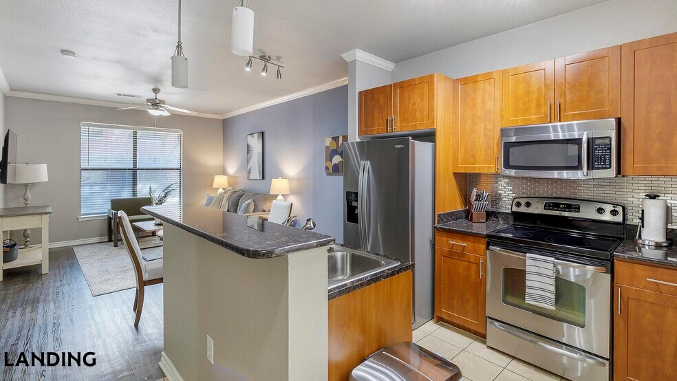 Building Photo - 15777 Quorum Dr