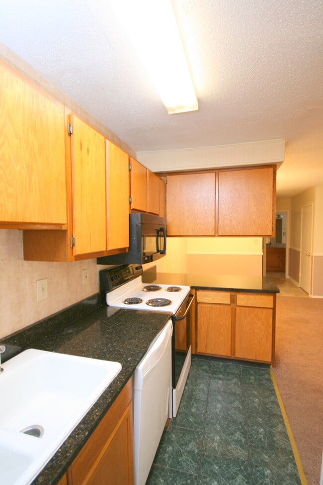 Building Photo - 6644 Willow Pointe Dr NW