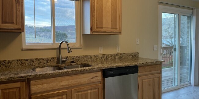 Primary Photo - 18208 W 3rd Pl, Apt 1