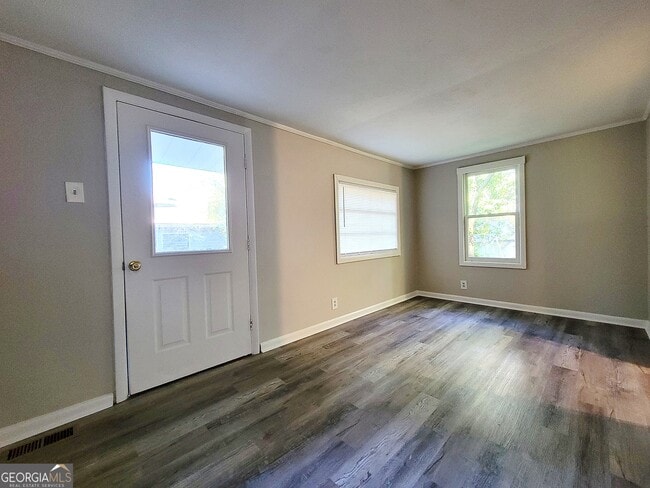 Building Photo - 210 Highland Dr