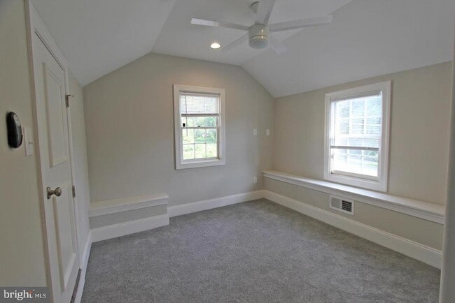 Building Photo - 233 E Montgomery Ave